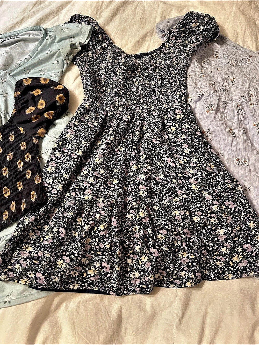 4 Hollister items! 3 Dress Floral Mini Dresses and top. All XS